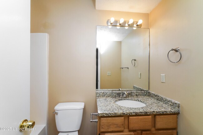 Building Photo - 4005 Chenwood Ln