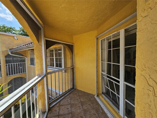Building Photo - 15665 SW 74th Cir Dr