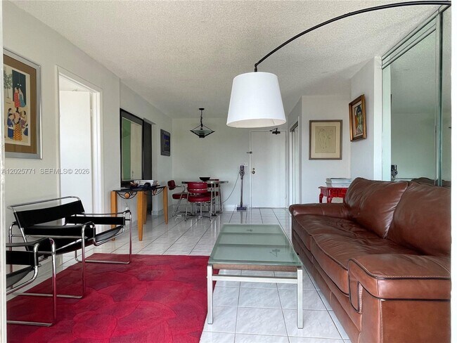 Building Photo - 2201 Brickell Ave