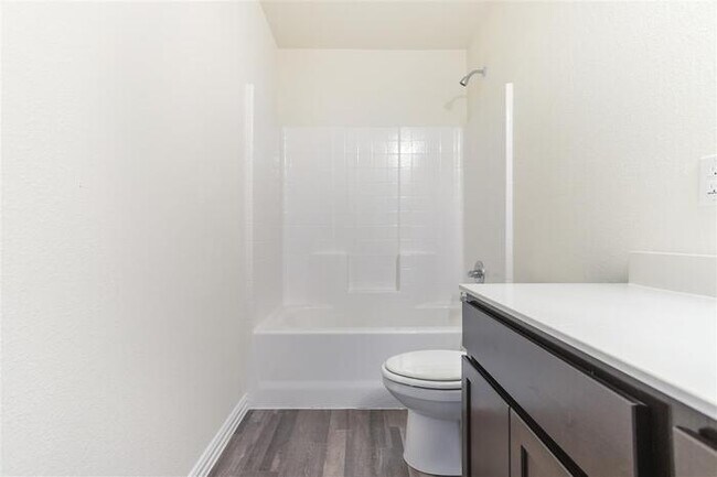 Building Photo - HALF OFF One Month Rent!*