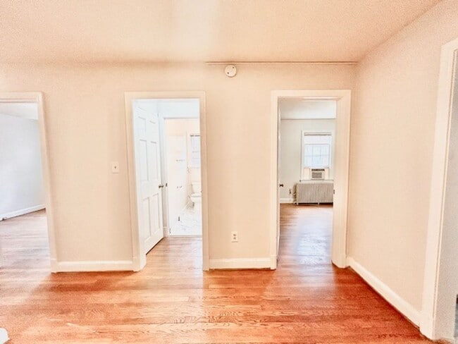 Building Photo - 4534 Avondale St