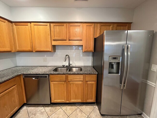 Building Photo - 7406 Ashbury Ct