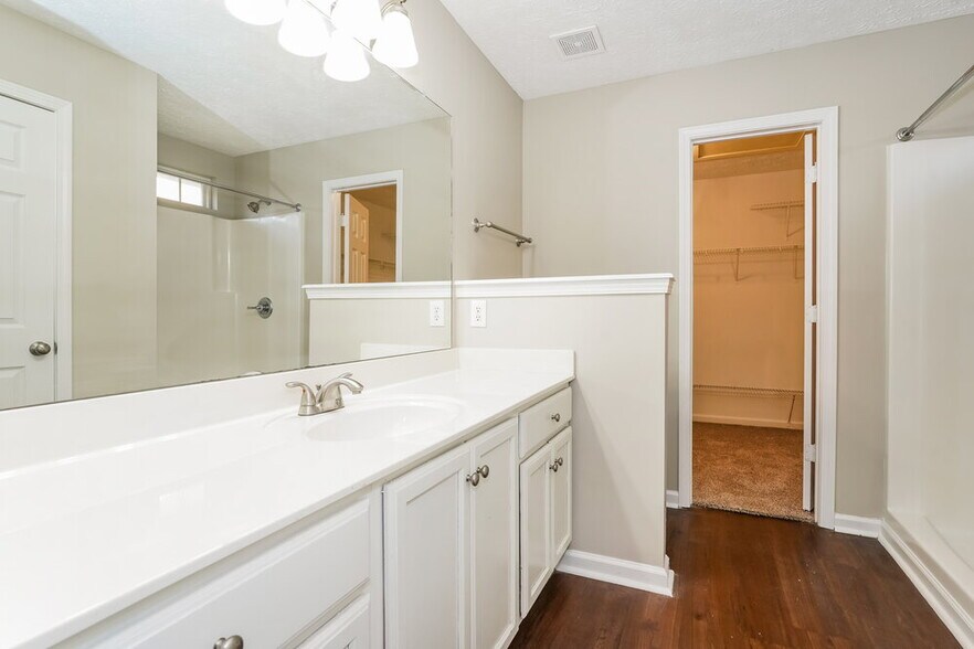 Building Photo - 278 Iris Dr