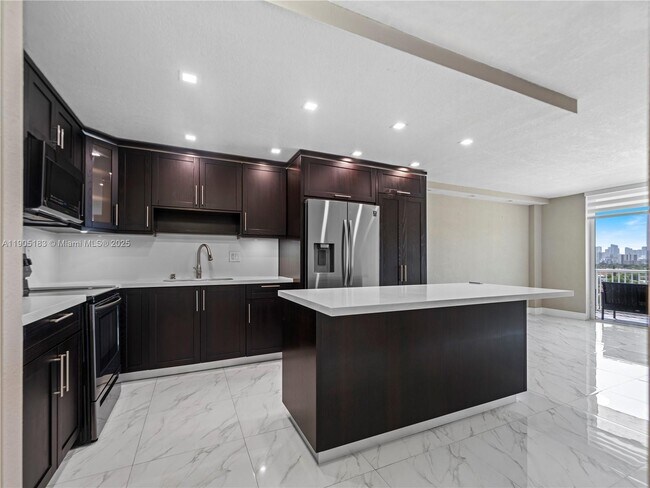 Building Photo - 1800 NW 24th Ave