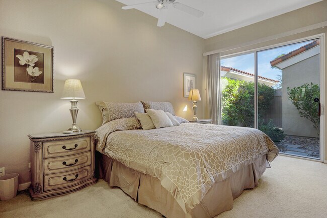 Building Photo - 496 Desert Holly Dr