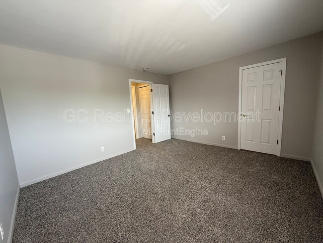 Building Photo - 1875 Tall Oaks Dr