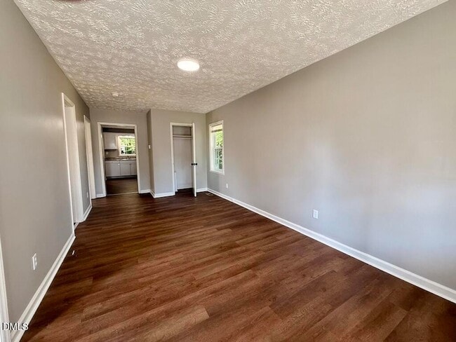 Building Photo - 1002 E Harnett St