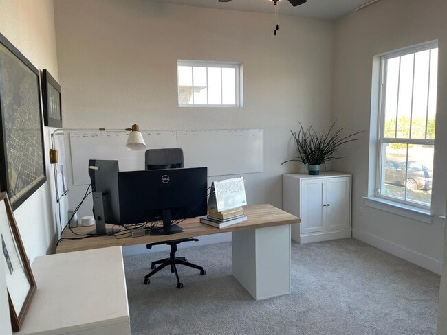 Building Photo - 9204 Apogee Blvd