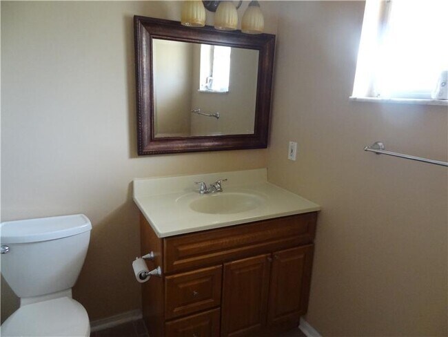 Building Photo - 6120 SW 48th Ct