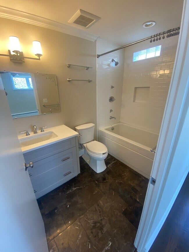 Building Photo - 5240 W Belmont Ave