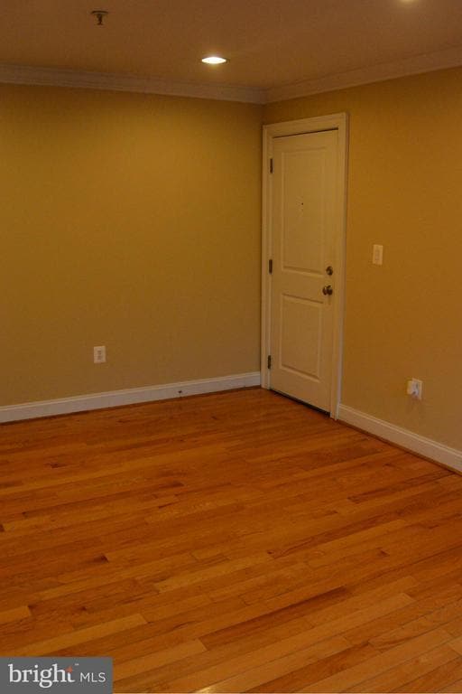 Building Photo - 1901 Lincoln Rd NE