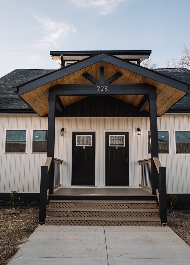 Building Photo - Unit A