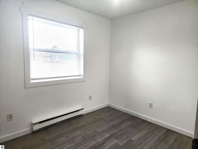 Building Photo - 107 North St