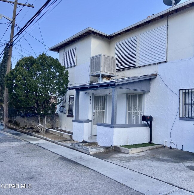 Primary Photo - 4808 N Stevens St