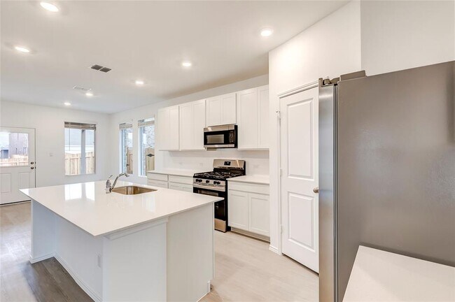 Building Photo - 18010 Cedar Waxwing Wy