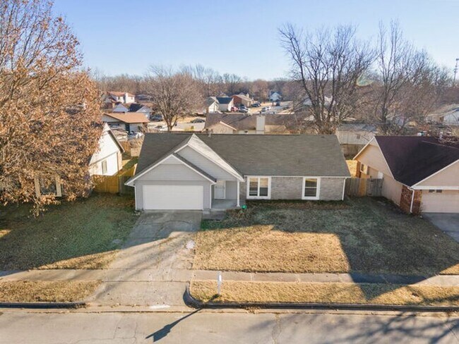 Building Photo - 2823 S 138th E Ave