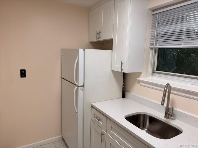 Building Photo - 260-67-260-75 75th Ave