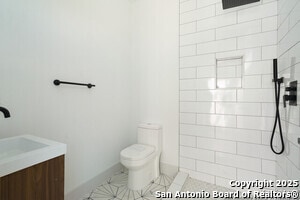 Building Photo - 419 N Mesquite St