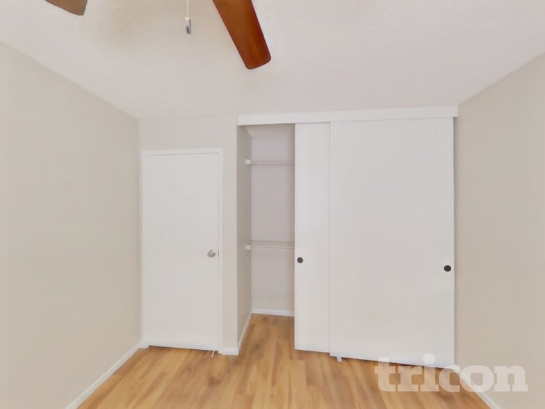 Building Photo - 4078 Deerfield Ave