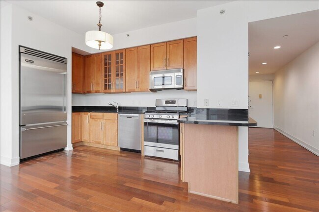 Building Photo - 389 Washington St