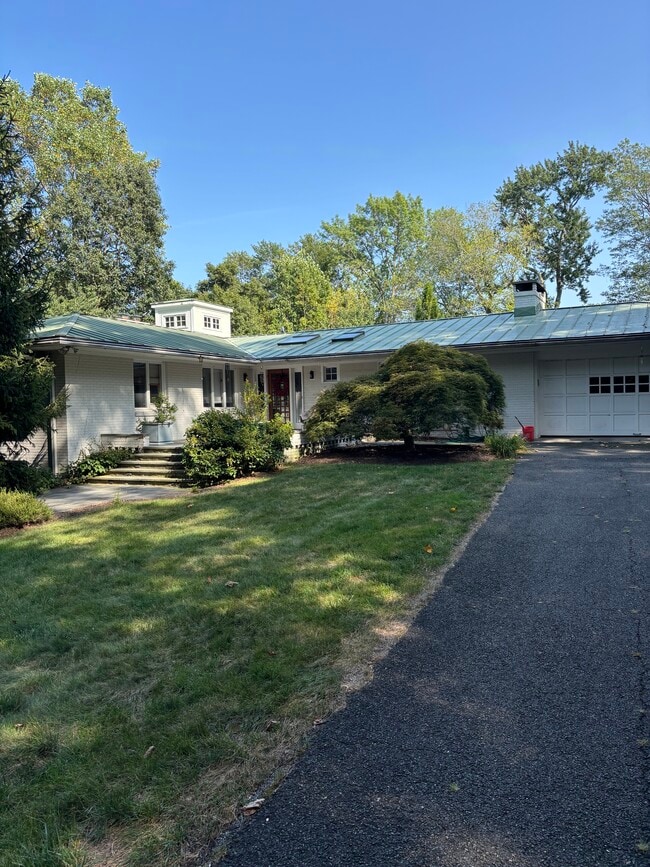 Building Photo - 544 Brookside Rd