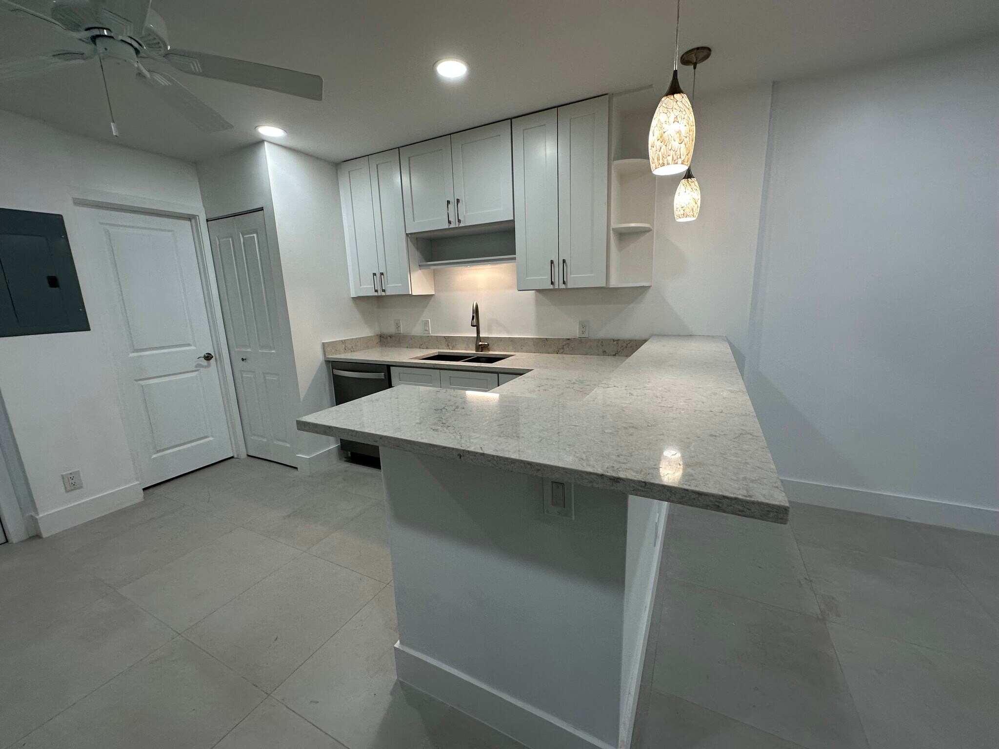 Building Photo - 2112 Garfield St