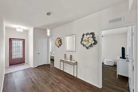 Building Photo - 701 Santa Rosa Dr
