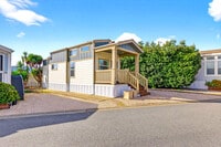 Building Photo - 121 1st Ave