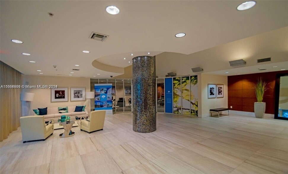 Building Photo - 1861 NW South River Dr