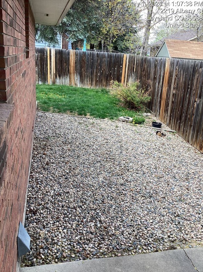 Building Photo - Great 2 Bed, 1 Bath Duplex with Attached Garage in Northern Loveland