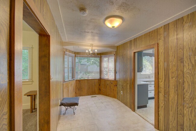 Building Photo - DU HOUSE FOR RENT