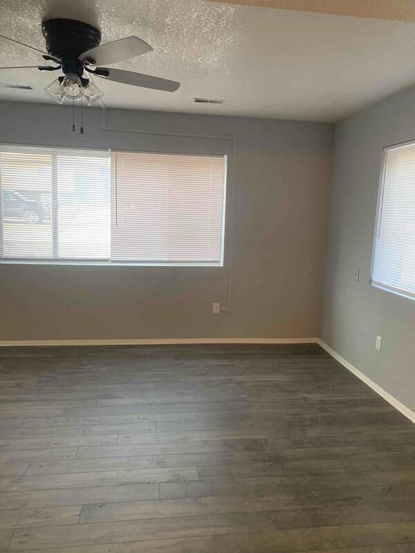 Building Photo - 2528 Taylor Ln