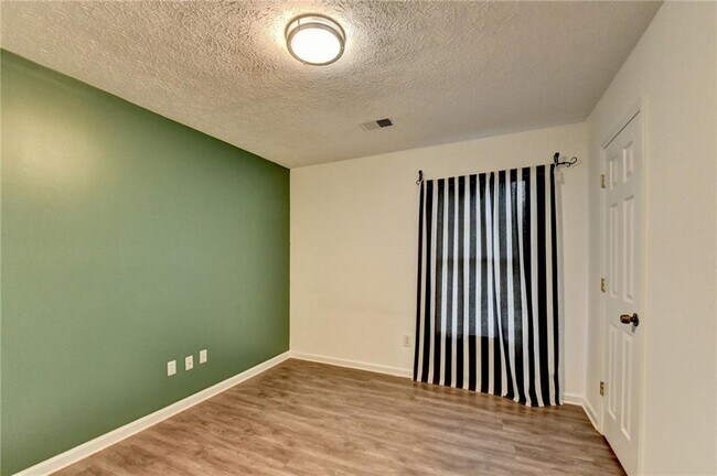 Building Photo - 235 Ruby Forest Pkwy