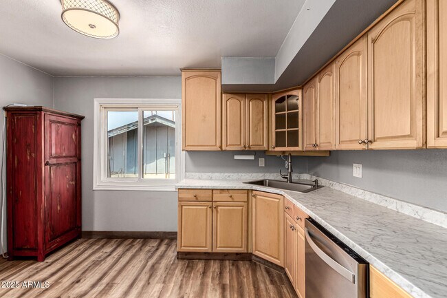 Building Photo - 8307 E Buena Terra Way