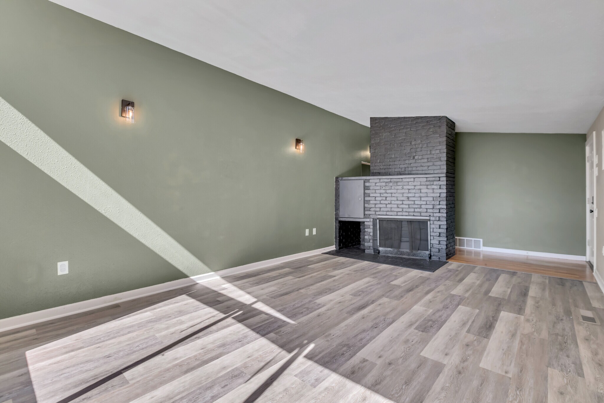 Building Photo - 625 108th Avenue Ct E