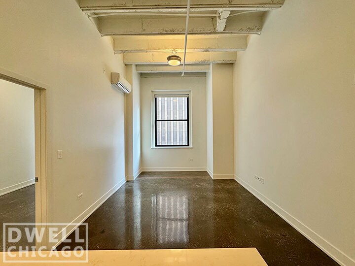 Building Photo - 20 E Adams St