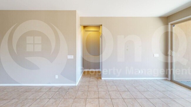 Building Photo - 14425 W Dahlia Dr