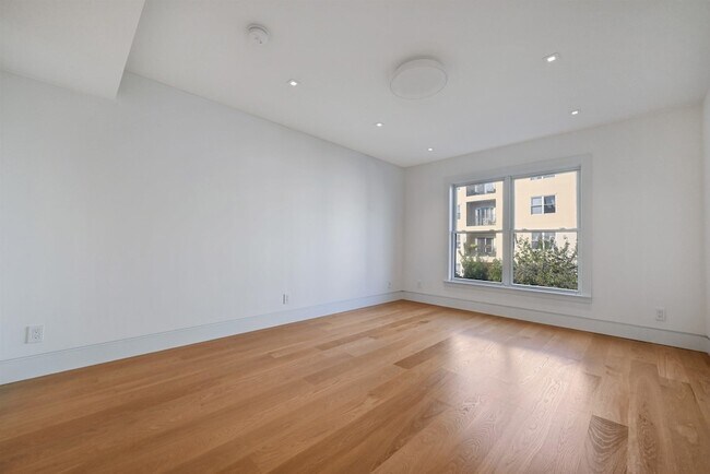 Building Photo - 122 Jefferson St