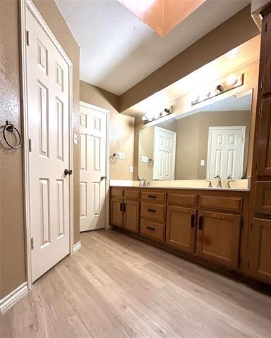 Building Photo - 1605 High Crest Ct