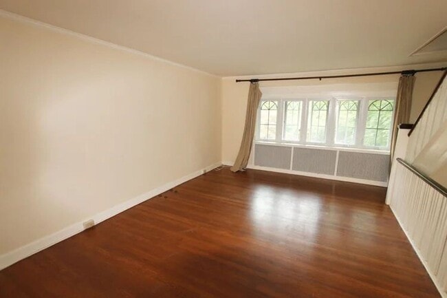 Building Photo - 254 Meehan Ave