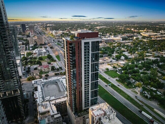Building Photo - Luxury Condo with Skyline Views