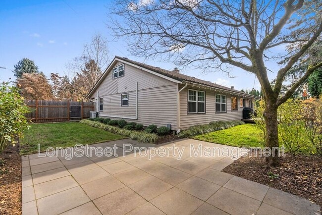 Building Photo - 7788 SE Thompson Rd