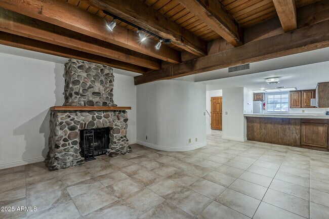 Building Photo - 1028 S Ash Ave