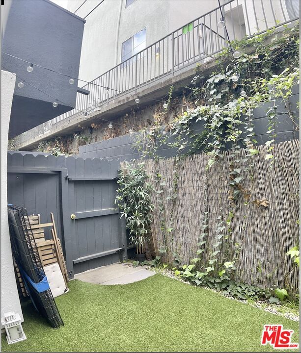 Building Photo - 1261 Laurel Ave