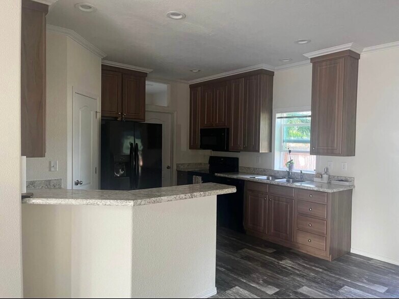 Building Photo - 25509 32nd Ave E