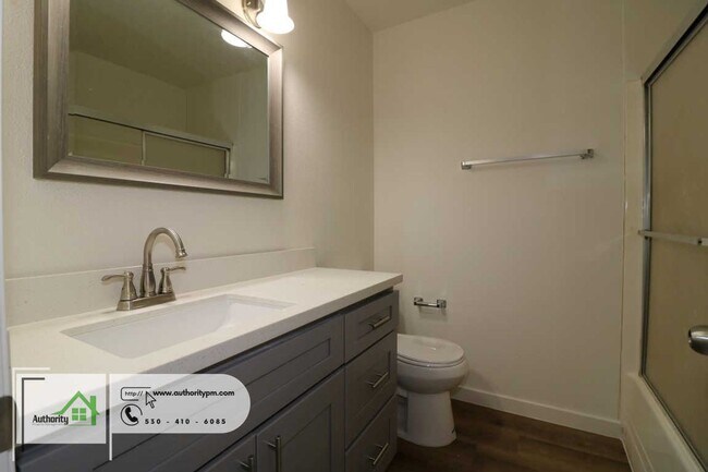 Building Photo - 1105 Olive Ave