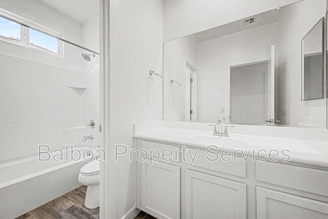 Building Photo - 5532 S Dillon Cir
