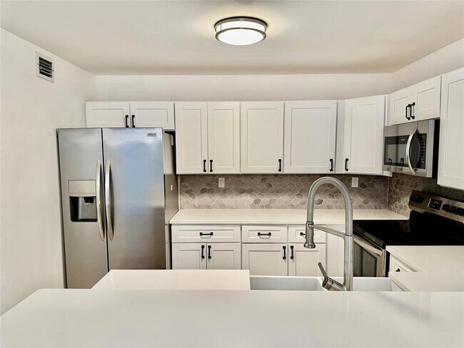 Building Photo - 5357 Buckhead Cir