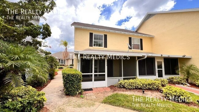 Building Photo - 1220 Villa Ln