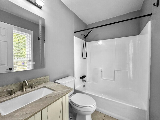 Building Photo - Beautiful 4-Bedroom Home with Modern Ameni...